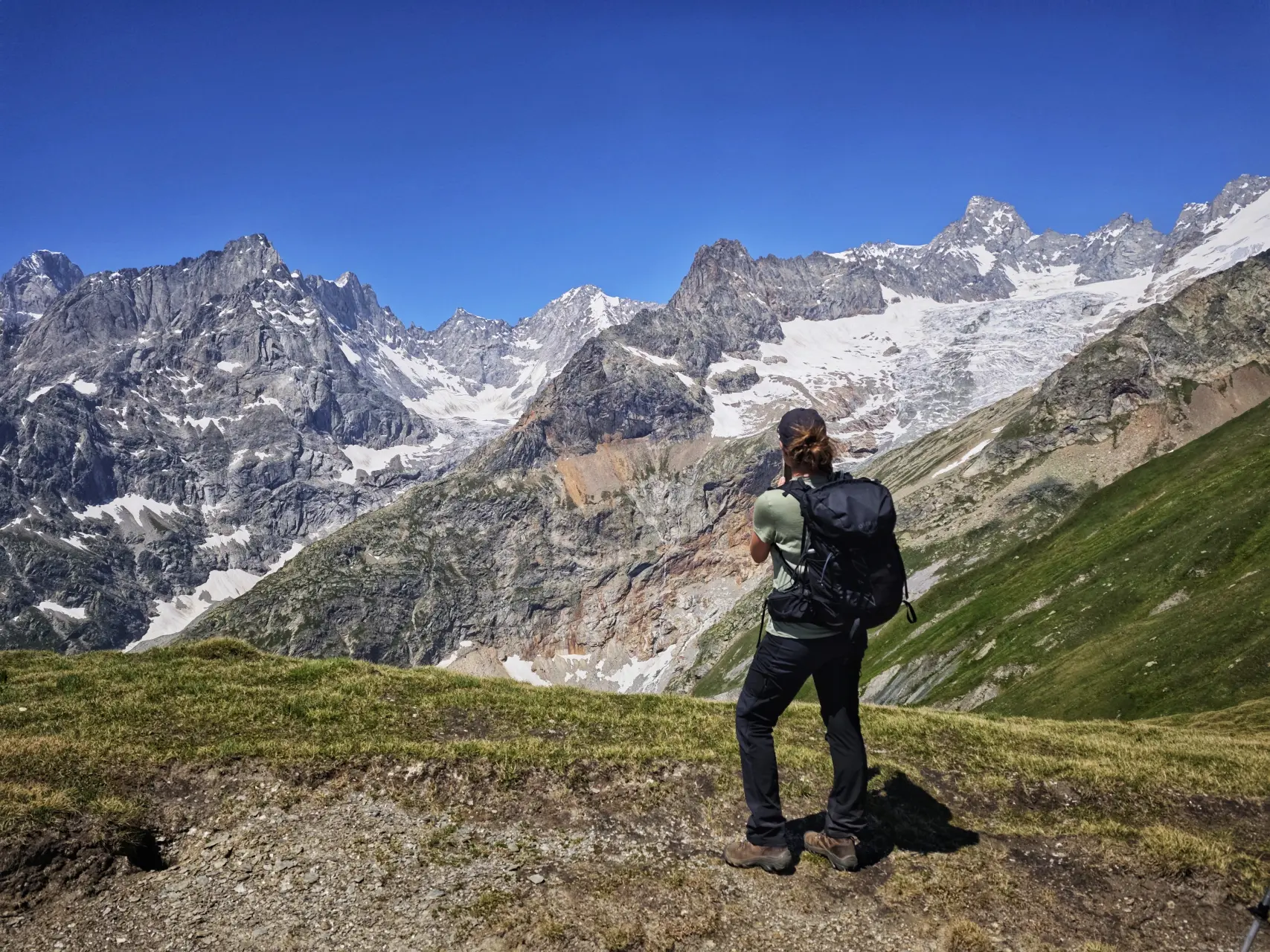 Le Grand Col Ferret (2 537 m), frontière Italie-Suisse et point culminant du TMB classique
