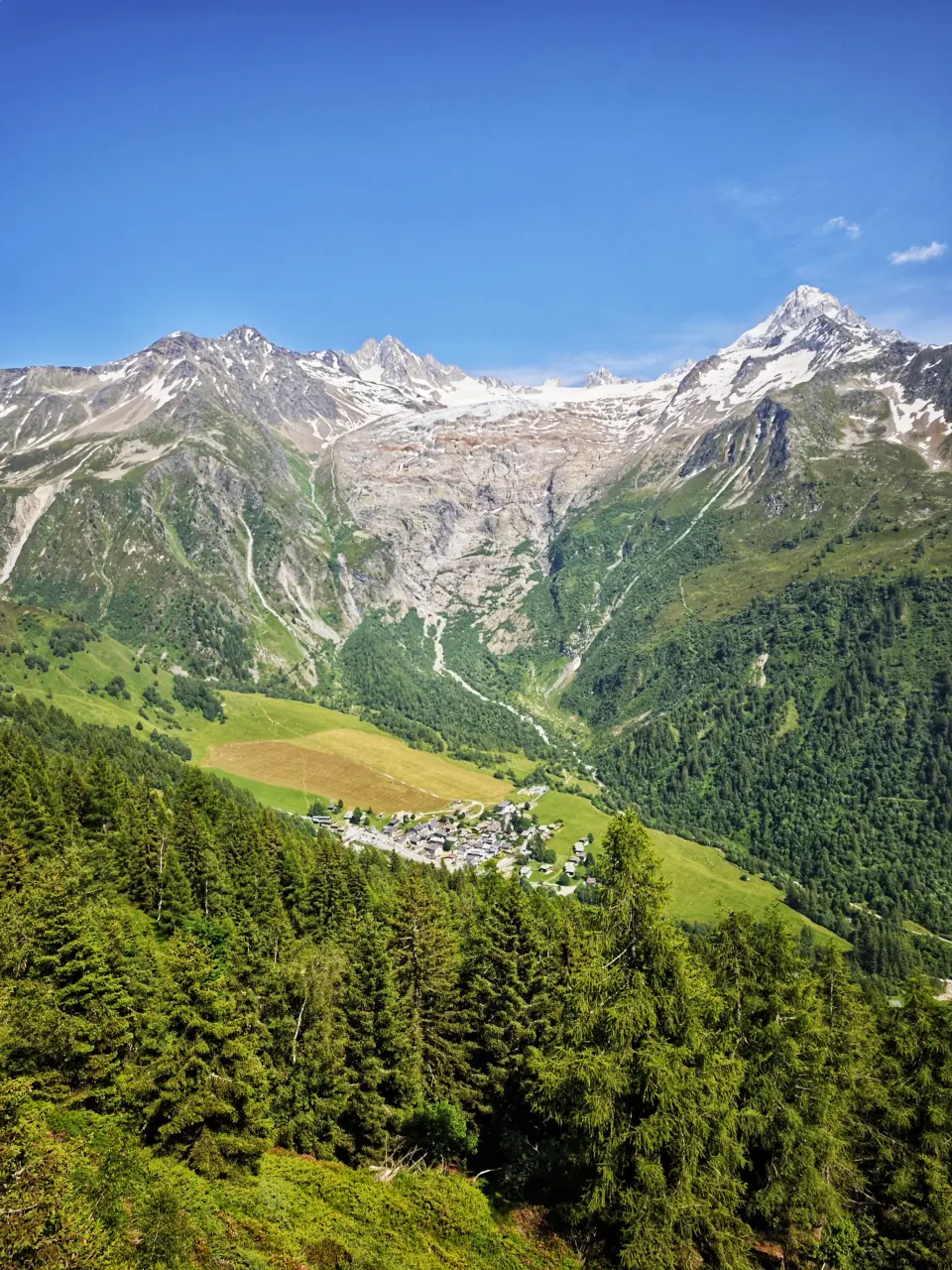 Le Tour (village) - TMB