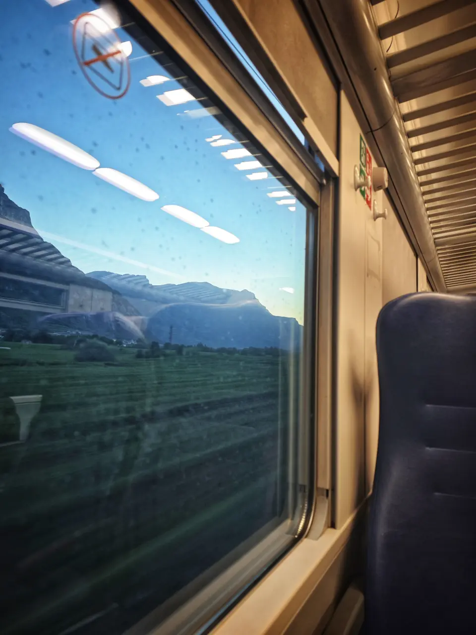 Lever de soleil dans le train vers Bolzano