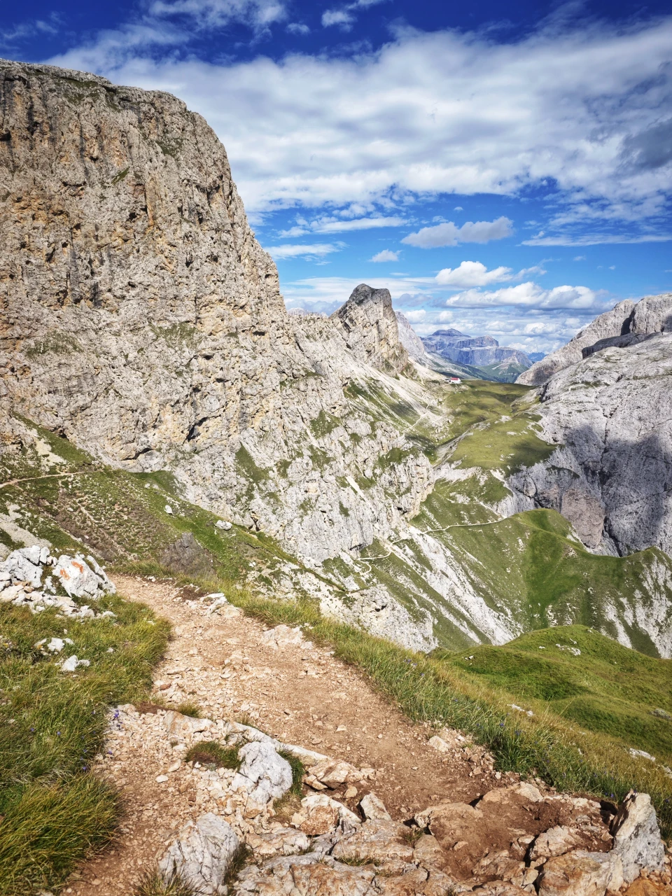 Le refuge Alpe di Tires, qui domine l'Alpe di Siusi