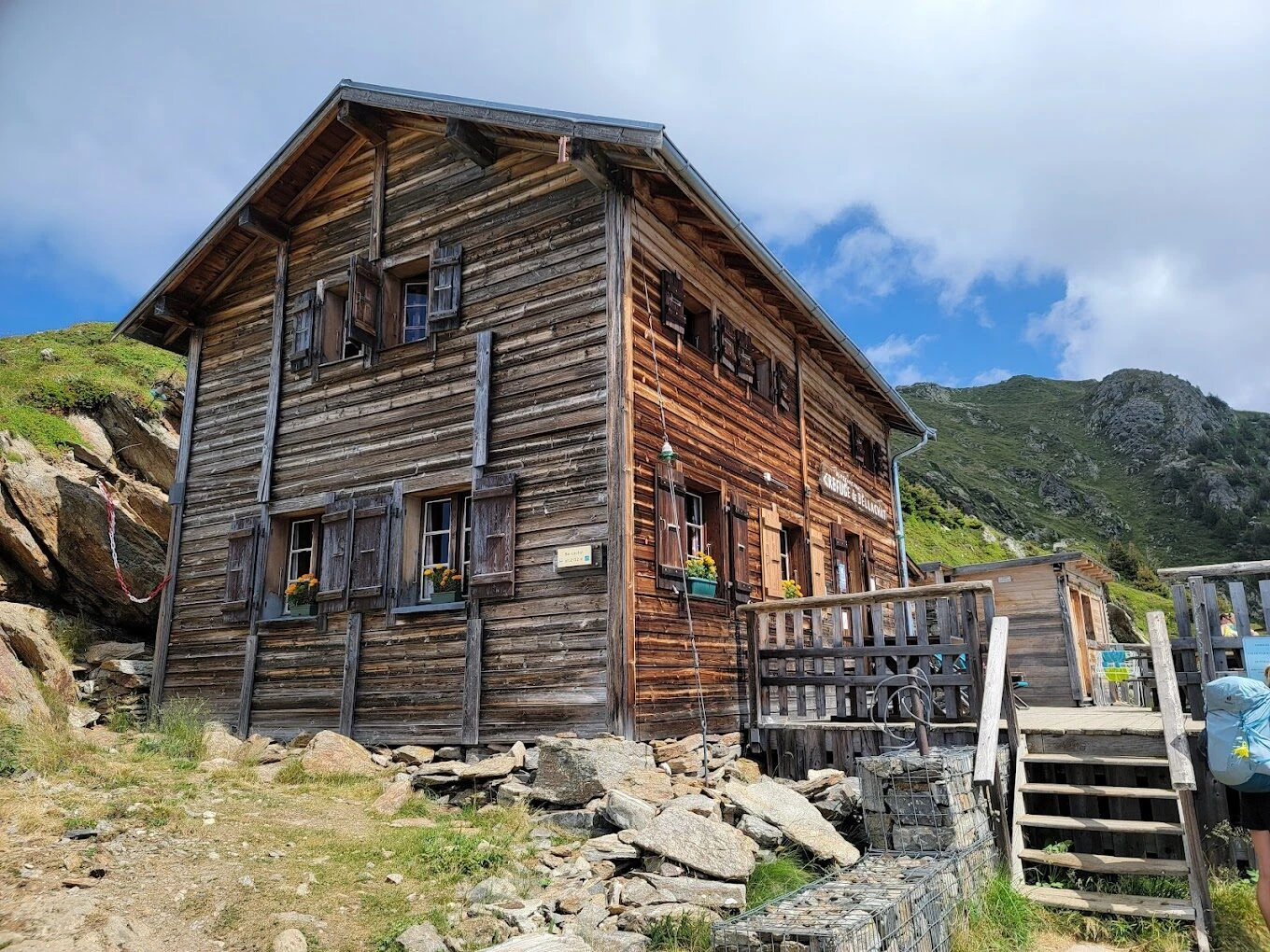 Refuge de Bellachat sous le Brévent, face au Mont-Blanc